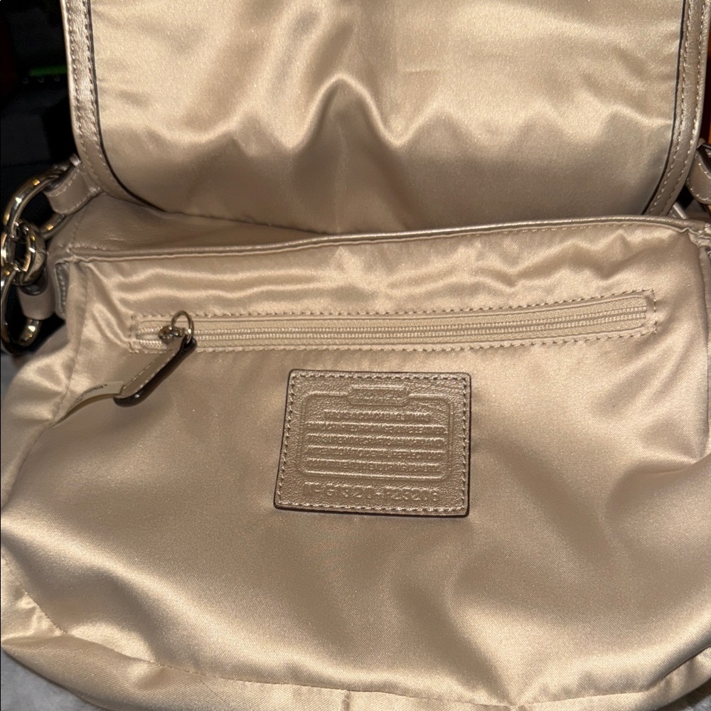 Coach Taylor Gold Leather Hand Bag - Picture 10 of 11